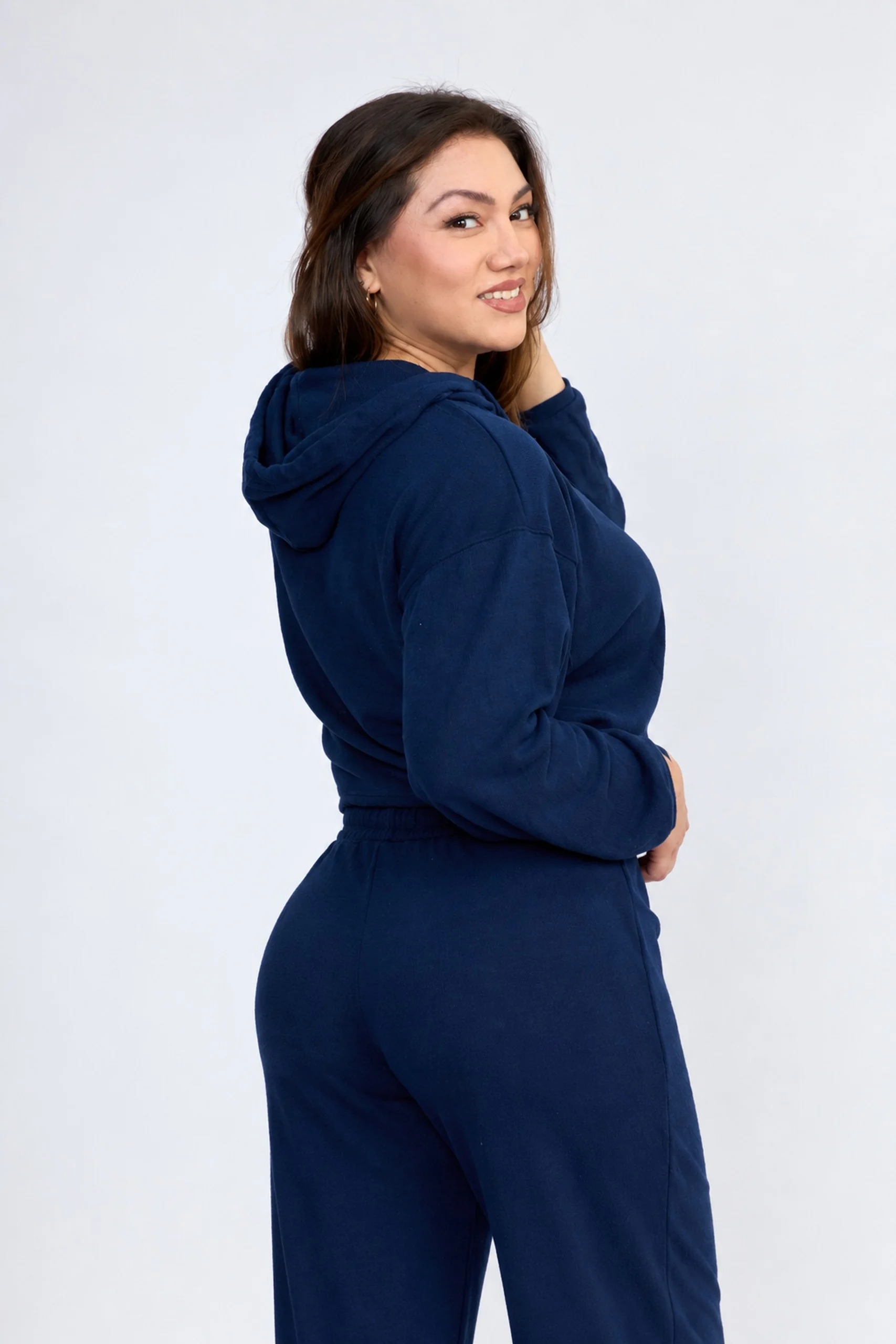 navy_set_small_closeup_1707x2560