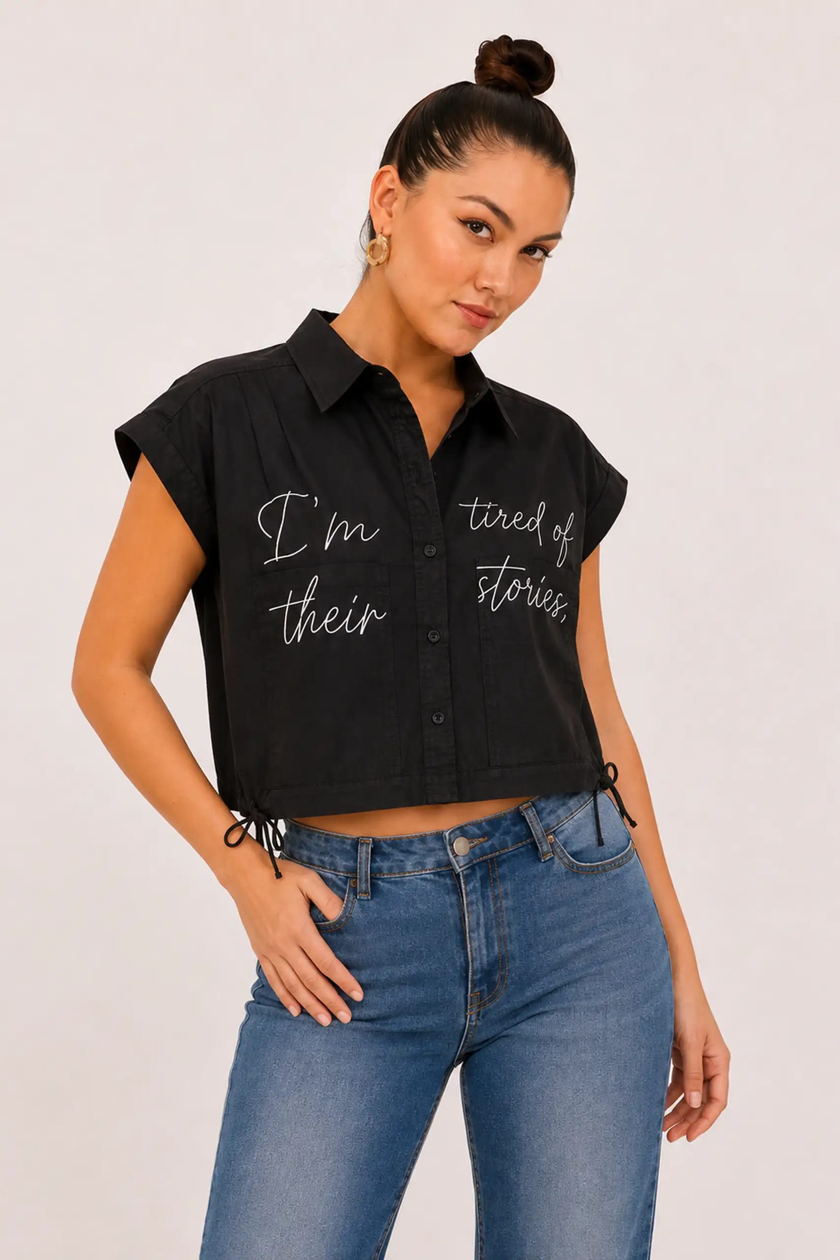 moda_journey_black_blouse_02_1707x2560