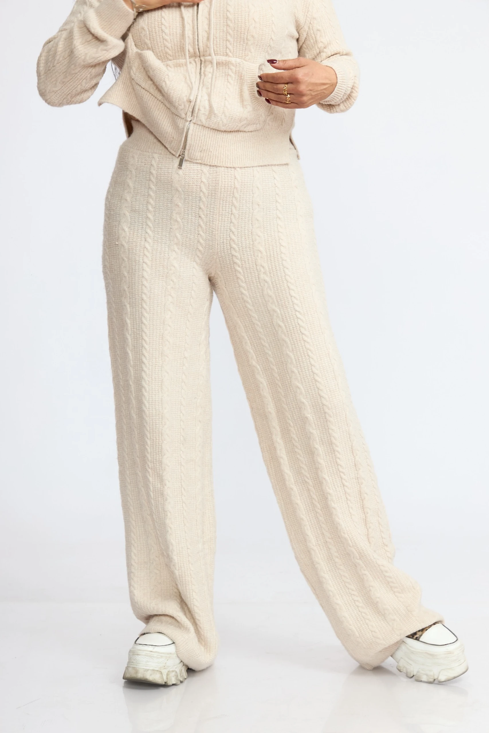 moda_journey_2053_1707x2560