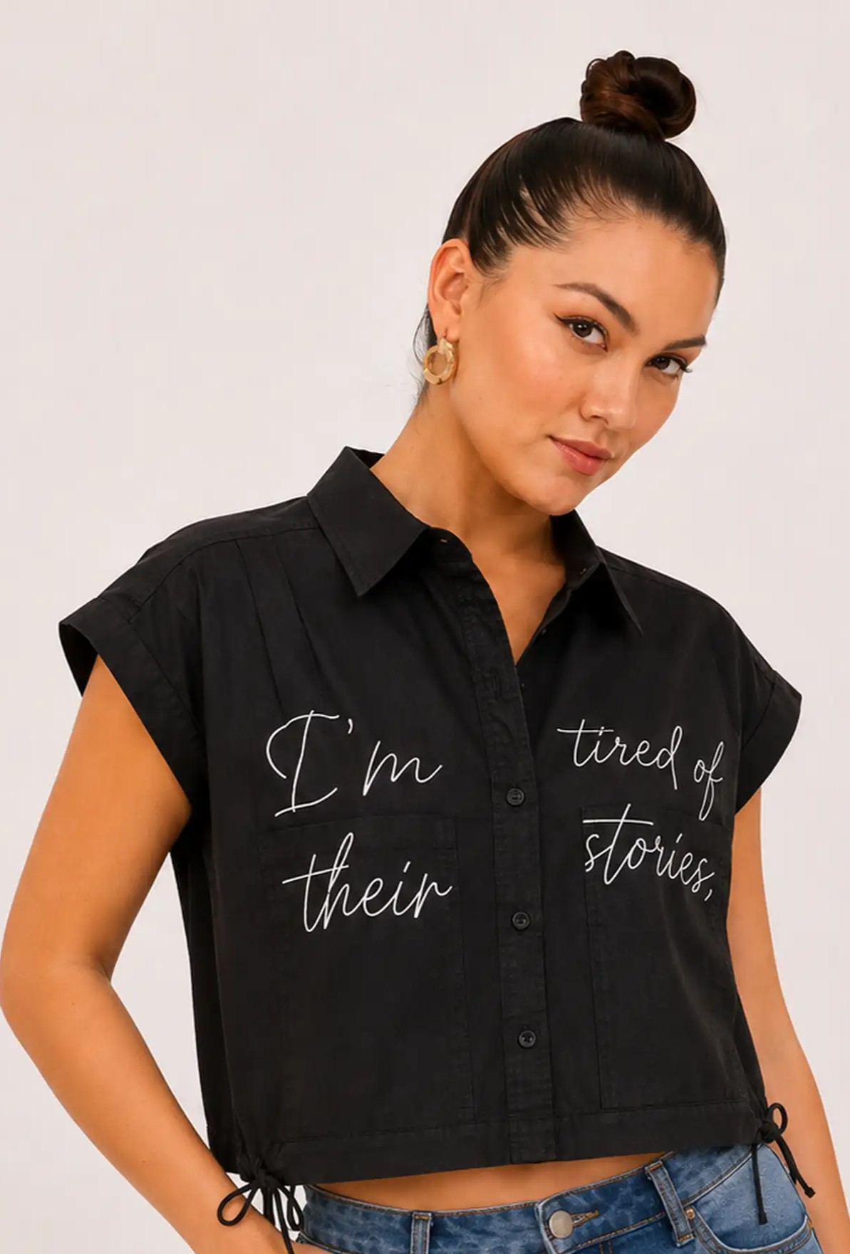 moda_journey_black_blouse_02_1707x2560